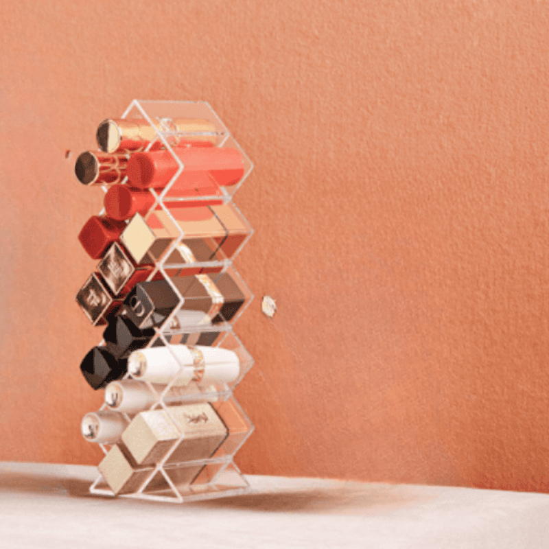 Boîte transparente pour organiser les rouges à lèvres