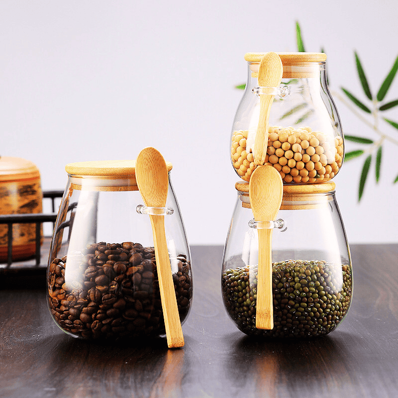 Bocal à épices hermétique en verre borosilicate avec couvercle bambou au design naturel.